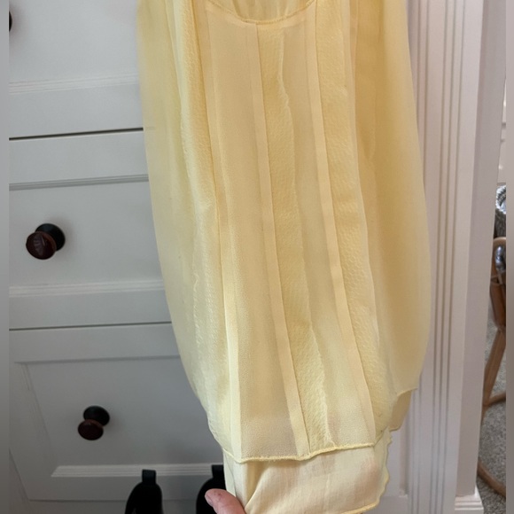 2 for $14! 🎉 GAP ruffled camisole/tank - Picture 5 of 7